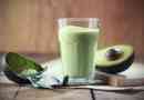 Hur man gör avokadosmoothie