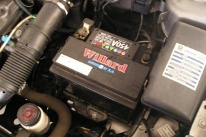 Hur man byter ett bilbatteri på ett säkert sätt