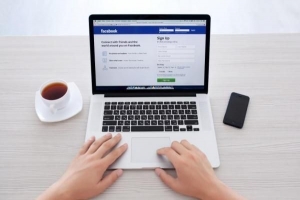 Hur man går på facebook utan att någon märker det