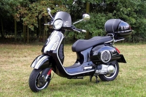 Hur man startar en motorcykel med ett platt batteri