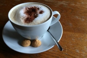 Hur man gör en hemlagad cappuccino utan maskin
