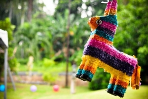Hur man gör en piñata med ballonger