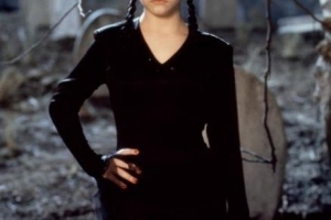 Hur man gör en addams onsdagsdräkt