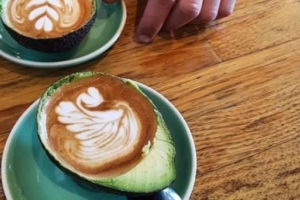 Hur man gör en avokado latte – recept