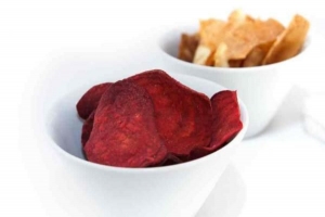 Hur man gör rödbetschips i ugnen