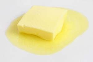 Hur man gör klarat smör i mikrovågsugn