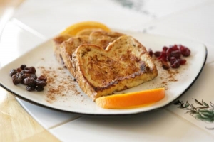 Hur man gör franska toast utan vaniljextrakt