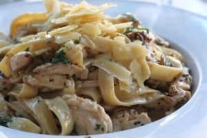 Hur man gör färsk porcini pasta - tagliatelle med svamp