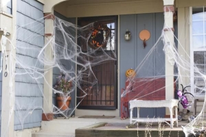 Hur man gör halloween rekvisita för gården