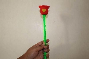 Hur man gör plasticine crafts: easy rose