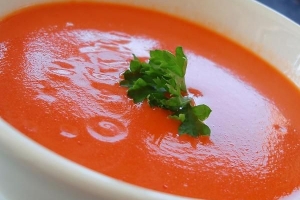 Hur man gör tomatsoppa hemma