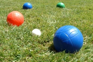 Hur man spelar boccia ball on grass
