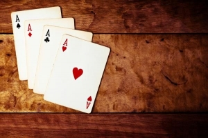 Hur man spelar pinochle med 4 spelare
