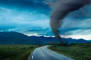 Hur man förbereder sig för en tornado eller orkan