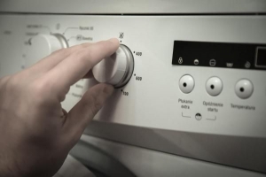 Hur man lägger en last att tvätta i tvättmaskinen