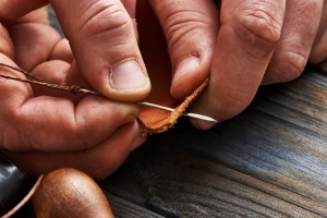 Hur man syr läder för hand