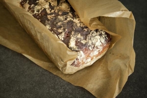 Hur man använder bakplåtspapper för bakning