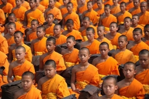 Är buddhismen polyteistisk eller monoteistisk?