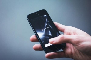 Vad är skillnaden mellan uber och lyft?
